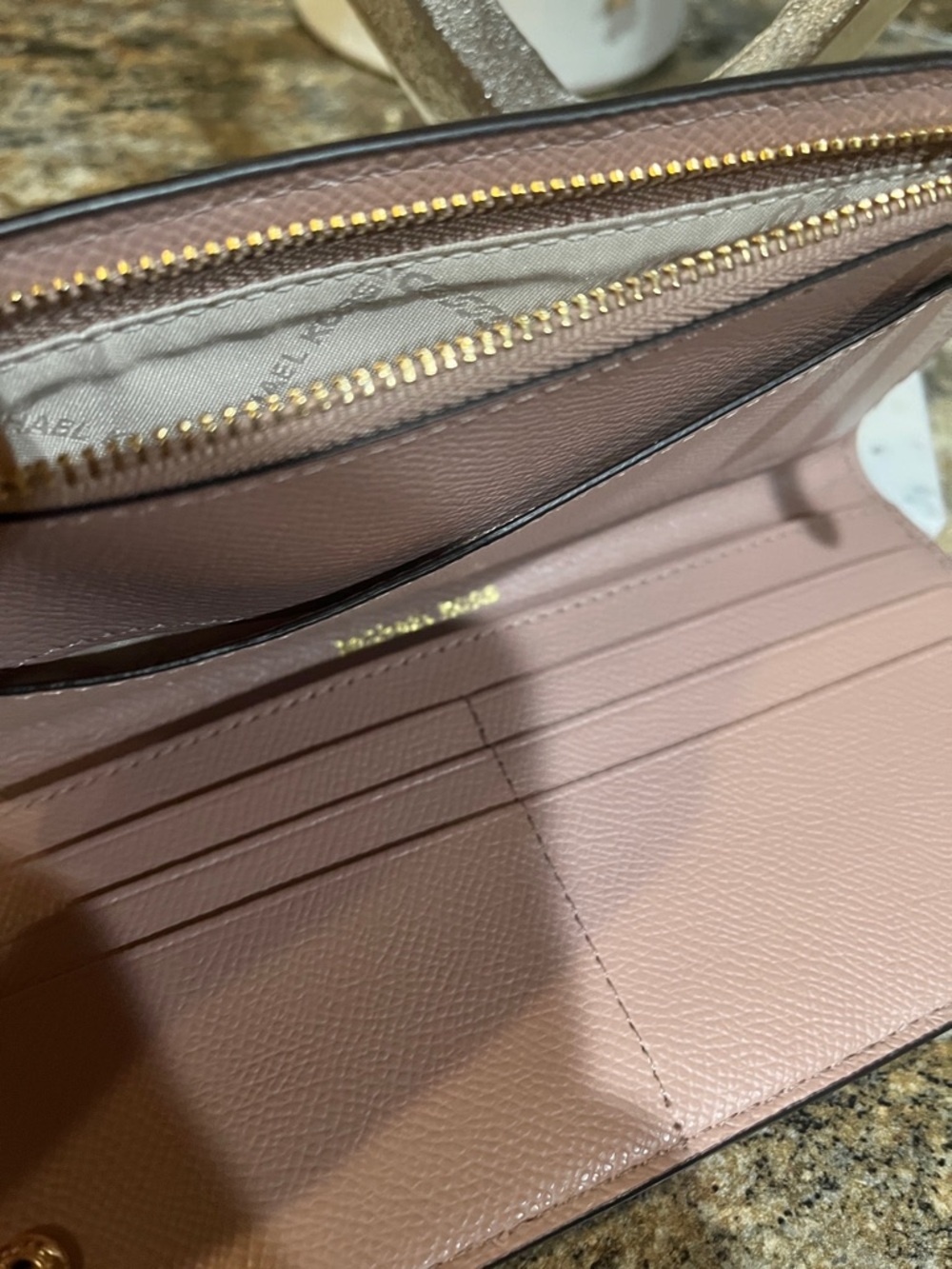 Michael Kors NWOT Blush Saffiano Leather Zip Wallet - Picture 4 of 7